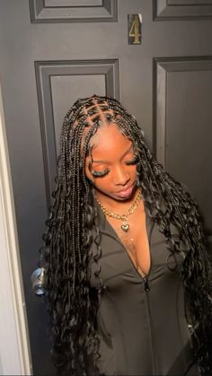 Knotless Ideas, Cute Box Braids, Girl Hair Colors, Black Ponytail Hairstyles, Box Braids Hairstyles For Black Women, Braids Hairstyles Pictures, Cute Box Braids Hairstyles, Protective Hairstyles Braids, Hairdos For Curly Hair