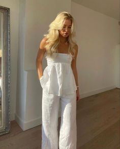 Linen Pants Outfit, Skandinavian Fashion, Italy Outfits, Stockholm Fashion, Mode Inspo, White Outfits, Looks Style