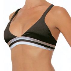 Brand: Escape Swimwear Size: Small Color: Black & White Style: Elisa Bikini Top - Swimwear - Wire Free Includes Padding Material: Nylon & Spandex Condition: 10/10 New With Tags #Escapeswimwear #Swimwear #Bikini #Top #Padding Black Triangle Top Swimwear For Workout, Black Bra-friendly Beachwear Top, Black Beachwear Tops With Bra Friendly Design, Black Beachwear Tops With Bra-friendly Design, Black Seamless Beachwear Tops, Checkered Bathing Suit, Top Swimwear, Swimwear Black, Holiday Prep