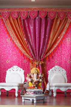 Drapes Glamour Wedding Decor, Indian Wedding Centerpieces, Wedding Door Decorations, Reception Background, Indian Wedding Stage, Backyard Wedding Decorations, Indian Engagement, Glamorous Wedding Decorations, Ganapati Decoration