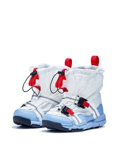 Find NIKE X Tom Sachs Mars Yard Overshoe on Editorialist. NIKE AH7767 101 WHITE/COBALT BLISS-SPORT RED-BLACK Rubber/Rubber/Polyester/Nylon/Nylon Tom Sachs, New Nike Shoes, Concept Clothing, Sneakers Men Fashion, Fashion Fits, Edgy Outfits, Black Rubber, Fashion Watches