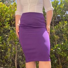 [#C0118 ] Stunning Bright Hot Purple Midi Skirt By The Brand New York & Company. This Skirt Feels Well Made And Lays In A Very Flattering Way On The Body. It's Bodycon Form-Fitting But The Fabric Has A Lot Of Stretch. It Includes A Metal Zip Closure And Slit At The Back. : 95% Polyester, 5% Spandex : Size 4; Small : New York & Company Measurements Laying Flat: Waist: 28 Inches Length: 26.75 Inches #Vintage #Deadstock #Y2k Purple Midi Skirt, Short Pencil Skirt, Office Women, Fashion Over 50, Pencil Skirt, Midi Skirt, Womens Skirt, Size 4, Sketch