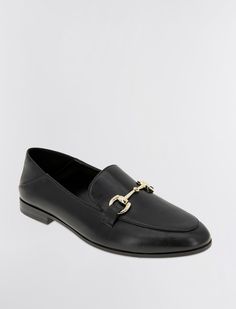 Timeless black flat loafer with a round toe and a metal horse bit accent. Crafted with a convertible design that can also be worn as a slide. Metal Horse, Bit Loafers, Horse Bits, A Metal, Black Flats, Loafer Shoes, Loafer Flats, Convertible, Loafers