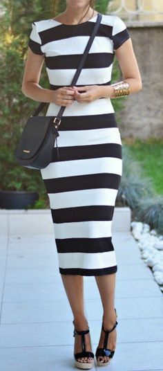 White Striped Dress Outfit, Striped Dress Outfit, Rok Outfit, Striped Dresses, Black White Striped Dress, Black And White Striped Dress, Pencil Dresses, Maxi Rok, Pretty Princess