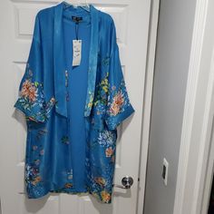 Nwt - Zara Amazing Teal Blue Printed Kimono Featuring Kimono Sleeves With Rolled-Up Detailing And Side Pockets. Material 100% Polyester Size M, Orginal Price 129.00 Blue Outerwear For Spring Loungewear, Blue Long Sleeve Kimono With Floral Print, Blue Floral Print Long Sleeve Kimono, Elegant Blue Floral Print Kimono, Elegant Blue Floral Print Outerwear, Zara Long Sleeve Kimono For Spring, Zara Floral Print Kimono For Spring, Blue Outerwear With Kimono Sleeves For Spring, Blue Long Sleeve Kimono For Loungewear