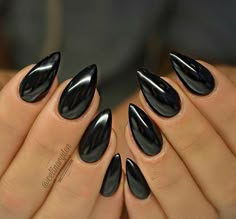 Black Nails For Vacation, Short Pointy Black Nails, Pointy Dark Nails, Short Sharp Black Nails, Black Sharp Almond Nails, Black Studded Nails, Black Nails Stiletto Short, Nails Acrylic Sharp, Short Sharp Almond Nails