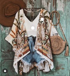 Nice Boho Outfits, Boho Chic Outfits 2024, Vetement Hippie Chic, Goa Outfits, Bohemian Outfits, Look Boho Chic, Boho Summer Outfits, Desi Fashion Casual