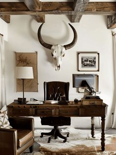 Southwest Rustic Decor: Steer Skull Wall Mounts Modern Cowboy Decor Living Room, Modern Cowboy Decor Interior Design, Western Scandinavian Interior, Western Entryway Decor, Southwest Office Decor, Rustic Eclectic Home, Boho Western Office