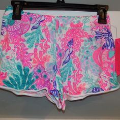 Lilly Pulitzer Seaside Carnivale Pj Knit Shorts Size Xxs Women's New Multicolor Pajama Shorts For Beach Season Loungewear, Multicolor Stretch Pajama Shorts For Loungewear, Multicolor Stretch Pajama Shorts For Spring, Vacation Sleepwear Stretch Shorts, Stretch Summer Pajama Shorts For Sleepover, Vacation Sleepwear With Stretch Fit, Stretch Pajama Shorts For Summer Sleepover, Short Stretch Sleepwear For Vacation, Stretch Short Sleepwear For Vacation