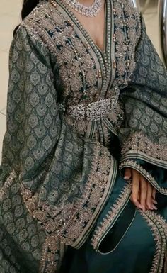 Henna Day, Caftan Moroccan, Moroccan Dresses, Mode Kimono, Moroccan Kaftan