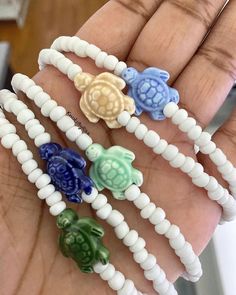 Turtle Bracelet Ideas, Sea Beads, Ceramic Turtle, Preppy Bracelets, Crystal Bead Jewelry, Pretty Jewelry Necklaces, Turtle Bracelet