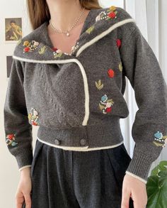 Vintage cardigan embroidered lampwool/Austrian cardigan gray wool/gift for her Vintage Gray Sweater For Winter, Vintage Gray Winter Sweater, Vintage Embroidered Cardigan For Fall, Cozy Winter Sweater With Floral Embroidery, Fall Vintage Embroidered Cardigan, Vintage Gray Sweater For Fall, Gray Vintage Sweater For Fall, Embroidered Knit Cardigan For Fall, Spring Wool Cardigan With Embroidery