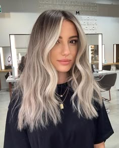 Blonde Hair Balayage, Baylage Hair, Blonde Hair With Roots, Blonde Hair Makeup, Tan Skin Blonde Hair, Summer Blonde Hair, Ash Blonde Balayage