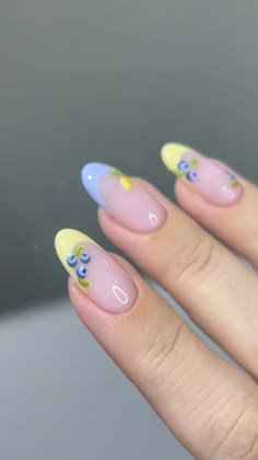 Blueberry Nails Acrylic, Fruit Nails Simple, Blue Fruit Nails, Blueberry Lemon Nails, Yellow Design Nails, Blueberry Nail Art, Lemon Nails Designs, Yellow And Blue Nails, Blueberry Nails