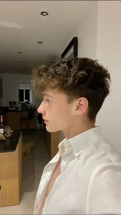 Guy Fringe Haircut, Short Fluffy Hair Men Haircut, The Fringe Haircut Men, Mens Hair Back View, Fluffy Undercut Men, Wavy Fade Haircut Men, Messy Fringe Haircut Men Curly, Mens Taper Haircut Long, Old Money Boys Hair