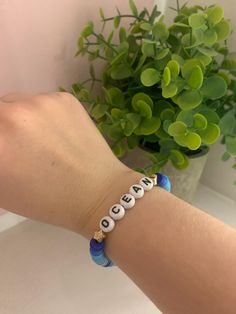 A ocean themed bracelet with blue colours and stars. Ocean Bracelet, Friendship Bracelets Patterns, Diy Friendship Bracelets, Diy Friendship Bracelets Patterns, Bracelets Patterns, Me And My Friends, Bracelet Ideas, Cruise Ship, Friendship Bracelets