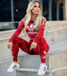 Adidas Tracksuit Women, Red Adidas Tracksuit, Instagram Bio Ideas, Adidas Floral, Tracksuit Outfit, Bio Ideas, Cute Gym Outfits, Crop Top And Leggings