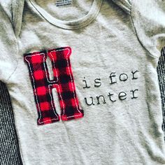 ❤️🖤 #appliqueembroidery #babygift #chicagoembroidery #contemporaryembroidery #diy #diybabygift #dmc... Diy Baby Gifts, Contemporary Embroidery, Embroidery Applique, Baby Gifts, Arts And Crafts, Embroidery, Women's Top, T Shirt