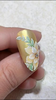 Liner Nail Art Design, Brush Art On Nails, Brush Work Nail Art Designs, Brush Art Nails, Nail Design Tutorial Step By Step, Trend Nail Designs, Nail Art Paint, Indian Nails, Quick Nail Art