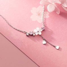 Cherry Blossom Necklace, Cherry Blossom Flowers, Floral Necklace, Diy Schmuck, Shell Necklaces, Silver Flowers, Flower Jewellery, Flower Necklace, Necklace For Women