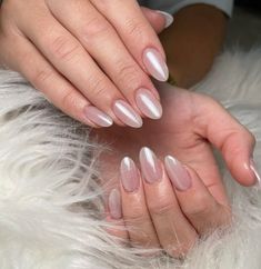 French Ombré With Chrome, Light Silver Chrome Nails, French Ombre Chrome, Crome Nails Designs Short, White Chrome Nails Designs, Chrome Nails At Home, Milky White Chrome Nails, Lines Nails, Nails Step By Step