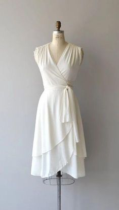 White Prom Dress Short, White Homecoming Dress, White Homecoming Dresses, White Prom Dress, Dress Chiffon, Short Prom Dress, 70s Dress, Prom Dresses Short, Mode Vintage