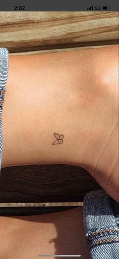 cute butterfly tattoo Butterfly Tattoo Small Simple, Small Simple Butterfly Tattoo, Simple Butterfly Tattoo, Basic Tattoos, Tiny Tats, Hidden Tattoos, Small Butterfly Tattoo, Petite Tattoos, Tattoos Geometric