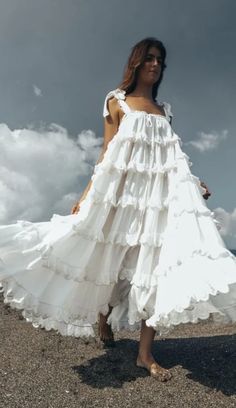 White dresses⎜summer dress inspo⎜summer beach outfits⎜beach aesthetic Layered Dresses, Oversize Dress, Summer Dresses For Wedding Guest, Dresses To Wear, Frill Dress, Beach Maxi Dress, Maxi Robes, Layer Dress, White Dress Summer