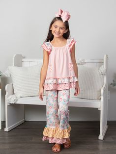 Cute Spring Sets With Elastic Waistband, Cute Ruffled Sets For Spring, Casual Ruffle Hem Sets For Spring, Casual Spring Sets With Ruffle Hem, Cotton Pants For Spring Sleepover, Playful Pink Bloomers For Spring, Cute Ruffled Bloomers For Spring, Cute Spring Bloomers With Ruffles, Playful Ruffled Bottoms For Spring