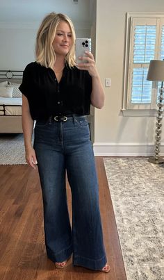 Business Casual Outfits For Women No Jeans, Midsize Classy Outfits, Jean On Jean Outfit, Denim Trousers Outfit, Wide Leg Denim Outfit, Wide Leg Jeans Outfit Fall, Women's Fashion 2023, How To Style Wide Leg Jeans, Wide Leg Trousers Outfit