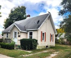 c.1952 Two Bedroom Michigan Handyman Special Under $45K