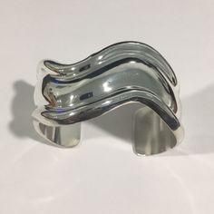 Beautiful Sterling Silver 925 Wave Bangle Bracelet. Weight: 61.9g. Width: 1”. Size: Standard 7”. Like New In Excellent Condition! Bangle Bracelet, Womens Jewelry Bracelets, Silver 925, Bangle Bracelets, Jewelry Bracelets, Bangles, Like New, 925 Sterling Silver, Women Jewelry