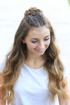 Cool and Easy DIY Hairstyles - Half-Up Rosette Combo - Quick and Easy Ideas for Back to School Styles for Medium, Short and Long Hair - Fun Tips and Best Step by Step Tutorials for Teens, Prom, Weddings, Special Occasions and Work. Up dos, Braids, Top Knots and Buns, Super Summer Looks http://diyprojectsforteens.com/diy-cool-easy-hairstyles Easy Hairstyles For School, School Dances, Long Hair Girl, Teen Hairstyles