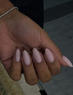 Natural Oval Nails Almond, Pink Natural Almond Nails, Natural Nail Ideas Acrylic, Almond Nails Natural Color, Almond Natural Acrylic Nails, Rose Almond Nails, Almond Nails Color Ideas, Acrylic Nails Natural Look, Basic Nails Almond