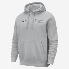 Soft, semi-brushed fleece and the Nets. It's everything you love about a Nike hoodie, with a little extra for the fans. Nike Hoodies, Comfy Jackets, Nike Nba, Brooklyn Nets, Nike Hoodie, Mens Activewear, Grey Hoodie, Men's Nike, Nike Men