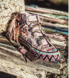 Boho Sneakers, American Indian Clothing, Hippie Shoes, Punk Chic, Boho Boots, High Road, Walk In My Shoes, Chic Aesthetic