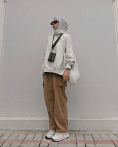 Outfit Ideas Cargo, Cargo Outfits Women, Hijab Ideas, Boyish Outfits, Cargo Outfit