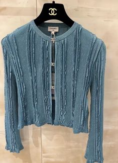 Gifts Aesthetic, Chanel 2023, Closet Wardrobe, Fashion Top Outfits, Cardigan Style, Chanel Fashion, Classy Outfits, Pretty Outfits