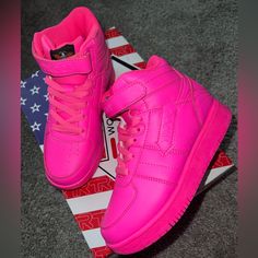 Nib Usa 13.5 Uk 12.5 Eur 31.5 Pink High-top Skate Shoes For School, Pink High-top Synthetic Skate Shoes, Trendy High-top Sneakers For School, Pink High-top Sneakers For School, Girls Sneakers, Neon Pink, Size 13, Pink Color, Kids Shoes