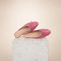 Como Slide - Thulian Pink – A. Soliani Elegant Summer Slip-ons With Cushioned Footbed, Chic Flat Slip-ons With Branded Insole, Chic Closed Toe Slip-ons With Branded Insole, Pink Slip-on Flats For Summer, Elegant Slip-on Sandals With Bow, Classic Summer Slip-ons With Cushioned Footbed, Elegant Slip-on Synthetic Slippers, Closed Toe Synthetic Slides, Spring Closed Toe Cushioned Slippers