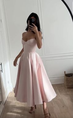 Birthday Dresses Elegant Classy, Graduation Party Outfits For Women, House Of Cb Graduation Dress, Pink Formal Outfit, Midi Dress Outfit Classy, Charity Event Outfit, Midi Formal Dresses, Pink Graduation Dress, Proposal Dress