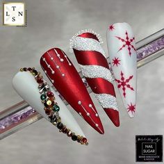 Nails Products, Year Nails, Nail Art Noel, Christmas Nail Art Easy, Xmas Nail Art, New Years Nail Designs, Gel Paint, Holiday Nails Christmas