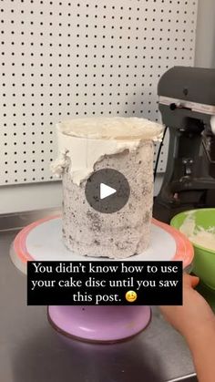 someone is decorating a cake with the words you didn't know how to use your cake disc until you saw this post