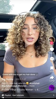 Medium Length Curly Hair Color Ideas, Babylights Curly Hair, Super Blonde Highlights, Short Blonde Curls, Brown Curly Hair With Highlights, Dirty Blonde Curly Hair, Mid Length Curly Hair, Curly Hair Color, Layered Curly Haircuts