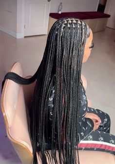 Smedium Knotless Long, Box Braids Regular, Burgundy Braiding Hair, Small Knotless Box Braids Long, Medium Hair Bun, Hairstyle For Oblong Face, Xs Knotless Braids, Small Knotless Box Braids, Small Knotless Braids