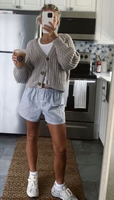 Sweater And Shorts Outfit Aesthetic, Comfy Warm Weather Outfits, Cosy Summer Outfit, Summer Canada Outfit, Coastal Mom Aesthetic, Outfits To Wear In Spain, White Athletic Shorts Outfit, Fall In Florida Outfits, Outfits For Large Busted Women