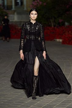 Christian Dior Resort 2023, Dior Resort 2023, Black Wedding Dress Gothic, Yennefer Of Vengerberg, Resort 2023, Christian Dior Couture, Dior Fashion, Dior Couture, Looks Street Style