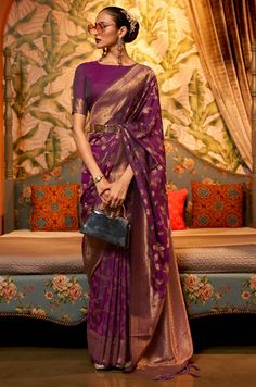 Burgundy Weave, Blue Silk Saree, Purple Weave, Kanjivaram Sarees Silk, Purple Saree, Art Silk Sarees, Kanjivaram Sarees, Saree Look