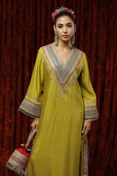 Buy Green Silk Chanderi Embroidered And Embellished Gota V Neck Kurta Kaftan For Women by SHIKHAR SHARMA Online at Aza Fashions. Badla Embroidery, Turkish Kaftan, Badla Work, V Neck Kurta, Kaftan For Women, Pink Contrast, Kaftan Designs