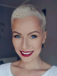 Cool Short Hair Styles, Cool Short Hair, Buzzed Hair Women, Women With Short Hair, Buzzed Hair, Hair Blond